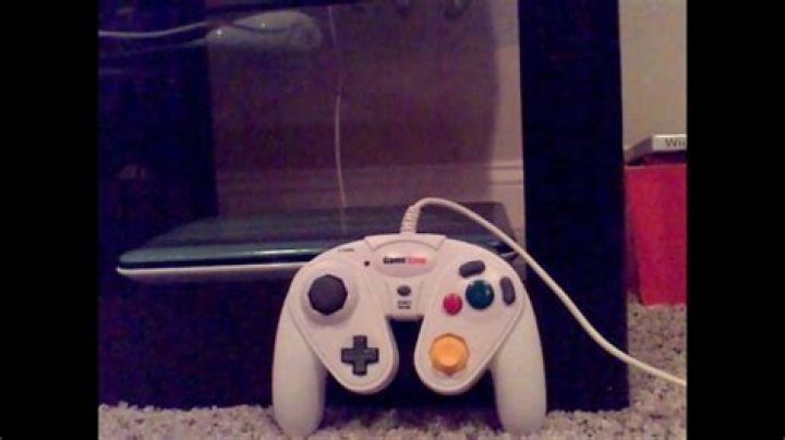 Can you play Mario Wii with a GameCube controller?