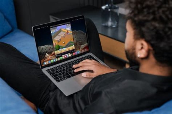 Can you play online games on Mac?