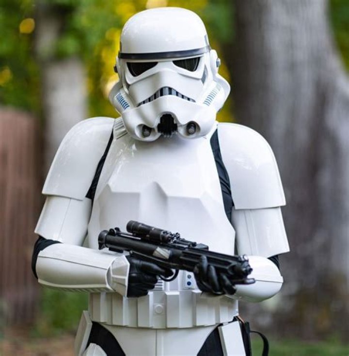 How do you get the stormtrooper armor in Star Wars Galaxies?