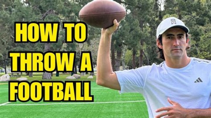 How do you throw in Brawl?