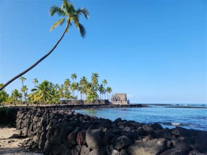 How far is place of refuge from Kona?