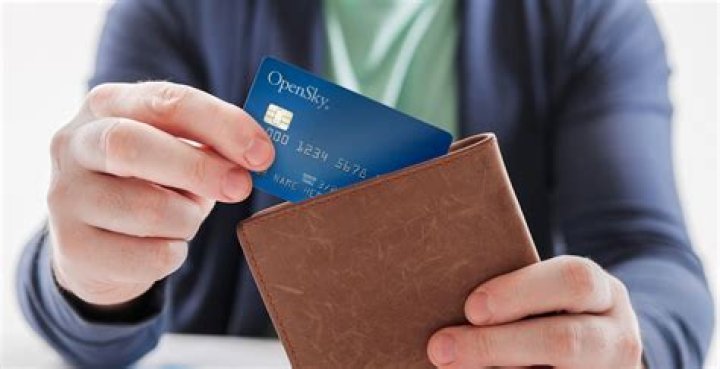 How many points do you lose when you close a credit card?