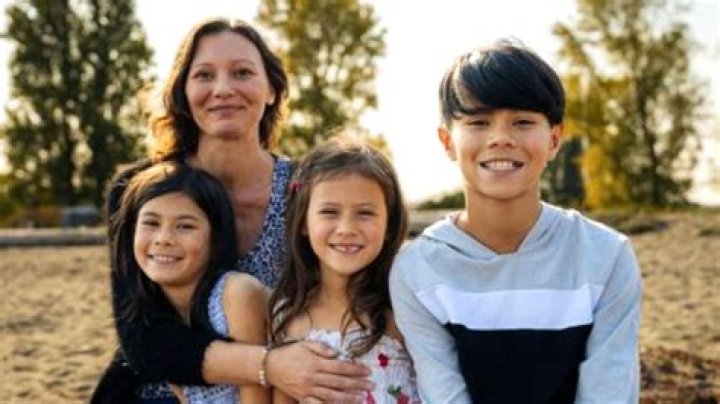 【How-to】Who is linus wife - Howto.org