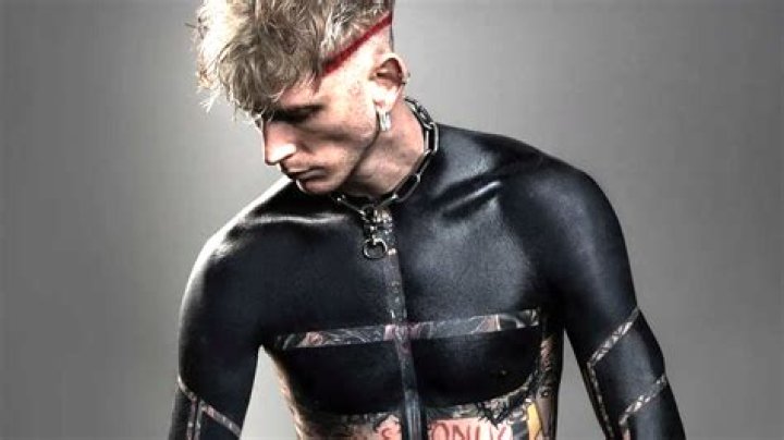 【How-to】Who is mgk dating - Howto.org