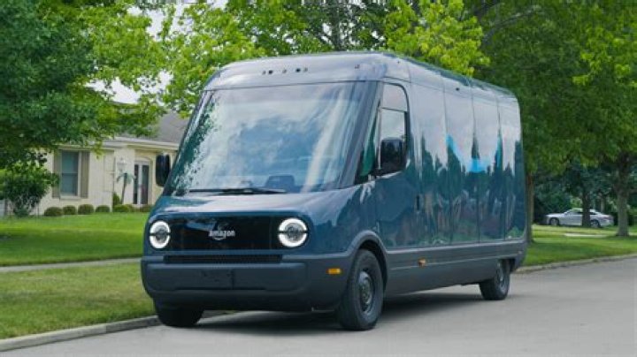 【How-to】Who owns vans - Howto.org