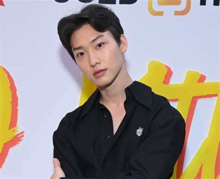 What age did Sang Le get sent to Long Bing camp?