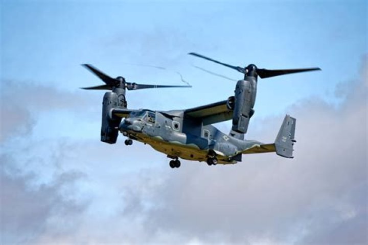 What aircraft does the V-22 Osprey replace?
