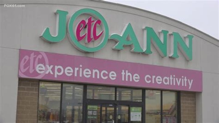 What happens if a store closes on January 31 2019?
