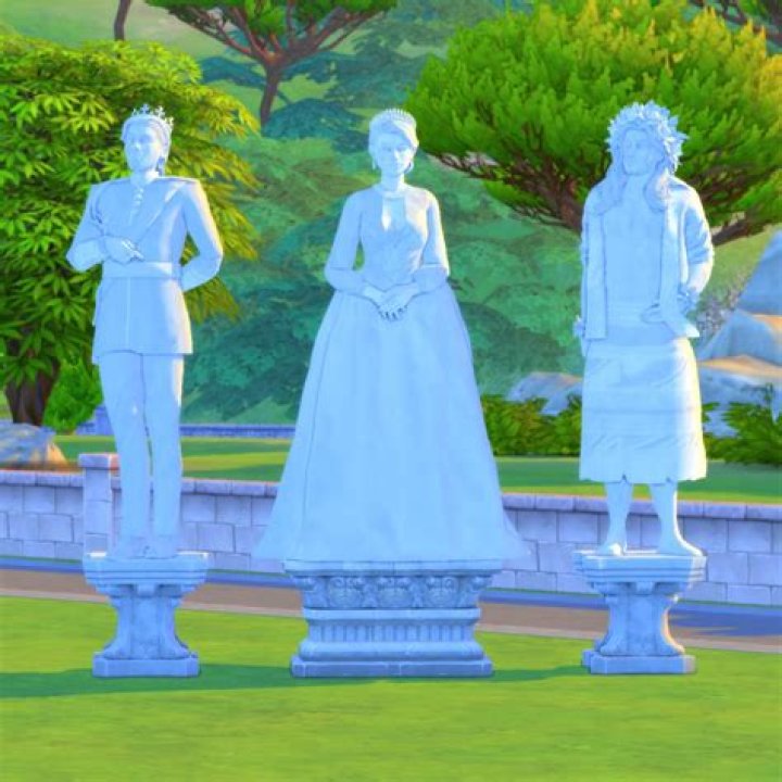 Where are all the royal statues in the Sims 2?