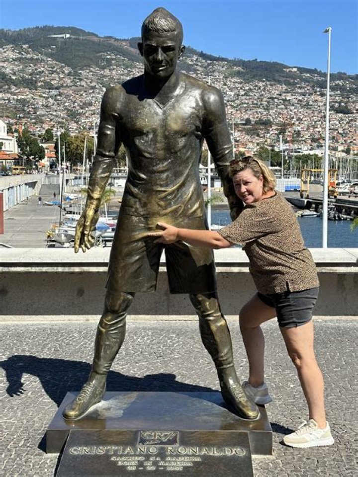 Where is CR7 statue?