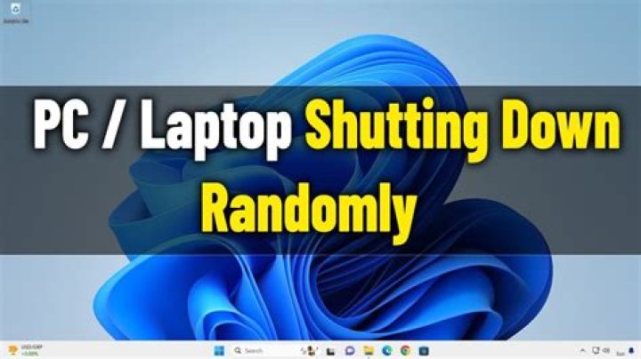 Why does my laptop randomly turn off when playing games?